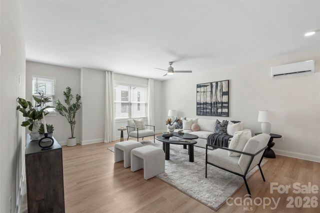 1113 Wonder Way, Charlotte, NC 28208