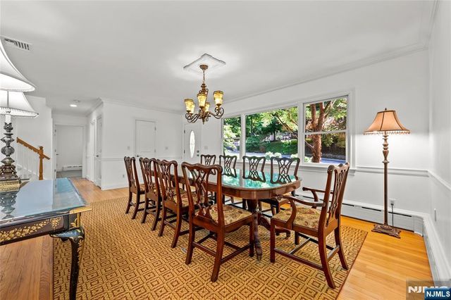 66 Glasgow Terrace, Mahwah, NJ 07430