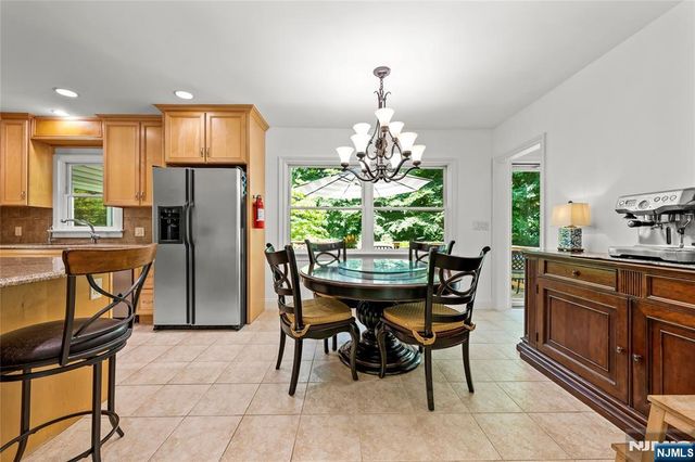 66 Glasgow Terrace, Mahwah, NJ 07430