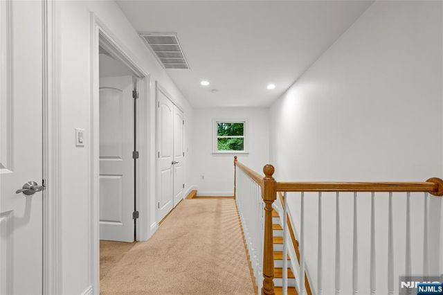 66 Glasgow Terrace, Mahwah, NJ 07430