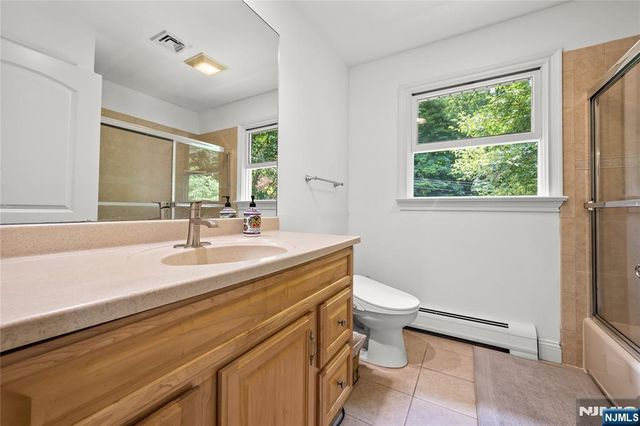 66 Glasgow Terrace, Mahwah, NJ 07430