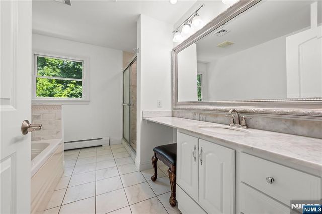66 Glasgow Terrace, Mahwah, NJ 07430