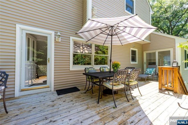 66 Glasgow Terrace, Mahwah, NJ 07430