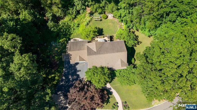 66 Glasgow Terrace, Mahwah, NJ 07430