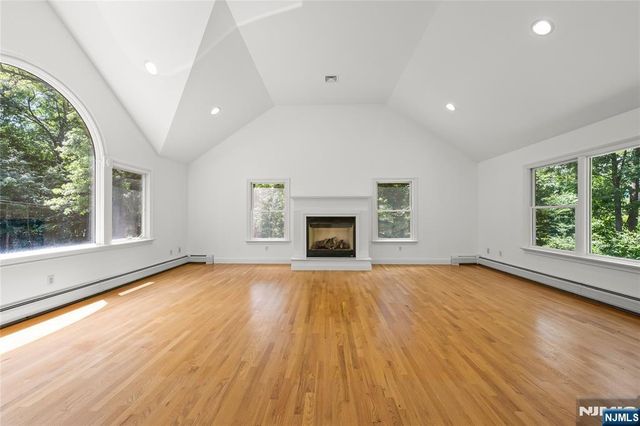 66 Glasgow Terrace, Mahwah, NJ 07430