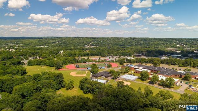 66 Glasgow Terrace, Mahwah, NJ 07430