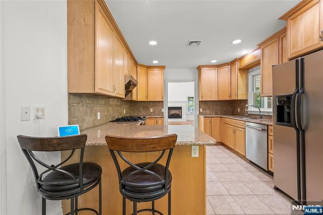 66 Glasgow Terrace, Mahwah, NJ 07430