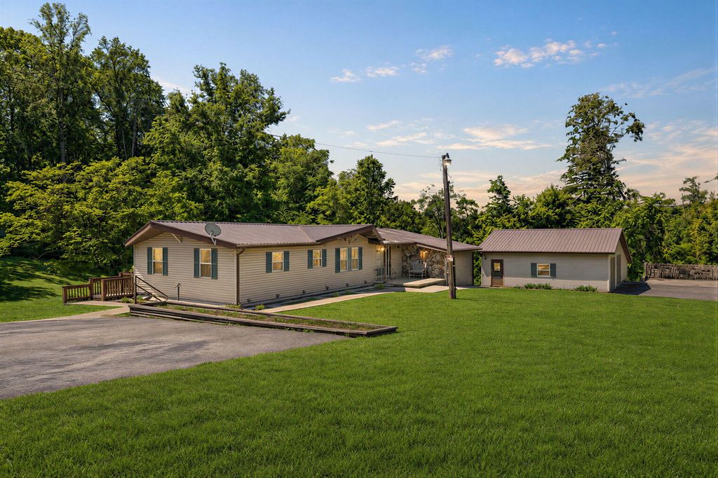 308 Dale Hollow Manor Road, Albany, KY 42602