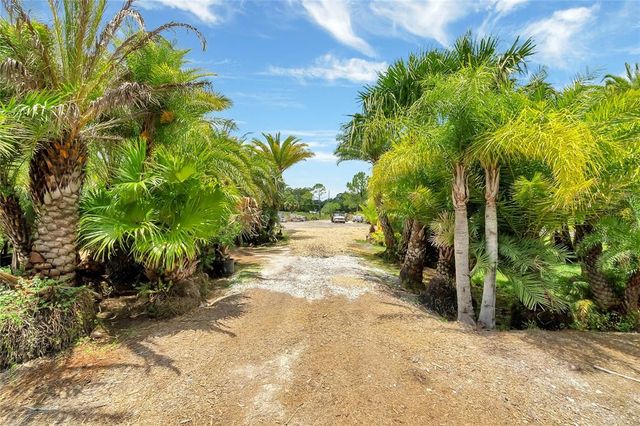 8440 COUNTY ROAD 48, Yalaha, FL 34797