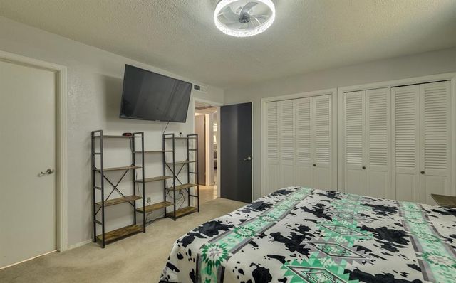 11325 N May Avenue D, Edmond, OK 73120