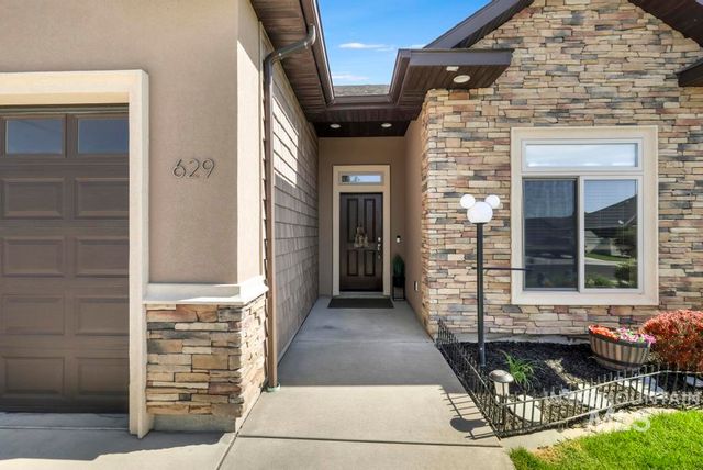629 Lochsa Road, Twin Falls, ID 83301