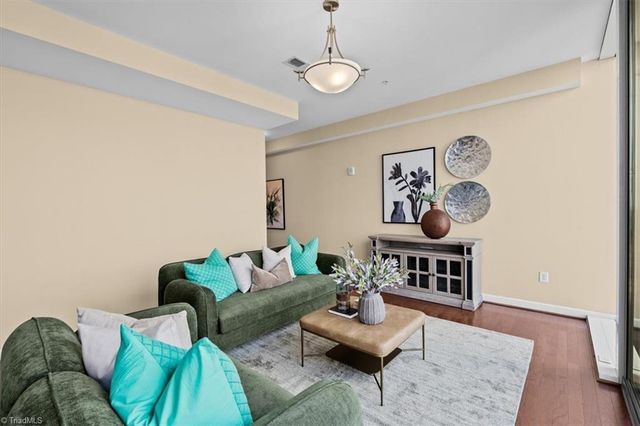 201 Elm Street N 1406, Greensboro, NC 27401