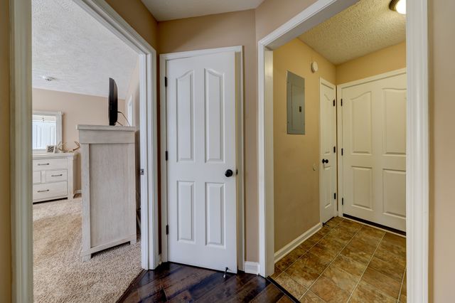 3747 Fox Hole Dr, Clarksville, TN 37040