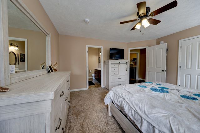 3747 Fox Hole Dr, Clarksville, TN 37040
