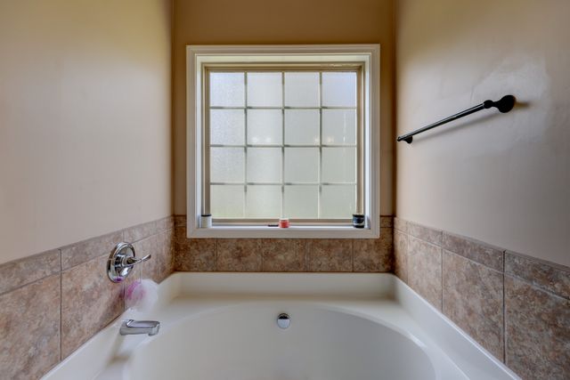 3747 Fox Hole Dr, Clarksville, TN 37040