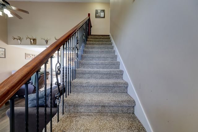 3747 Fox Hole Dr, Clarksville, TN 37040