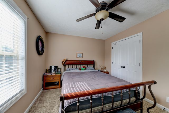 3747 Fox Hole Dr, Clarksville, TN 37040