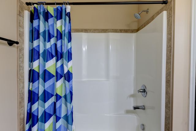 3747 Fox Hole Dr, Clarksville, TN 37040
