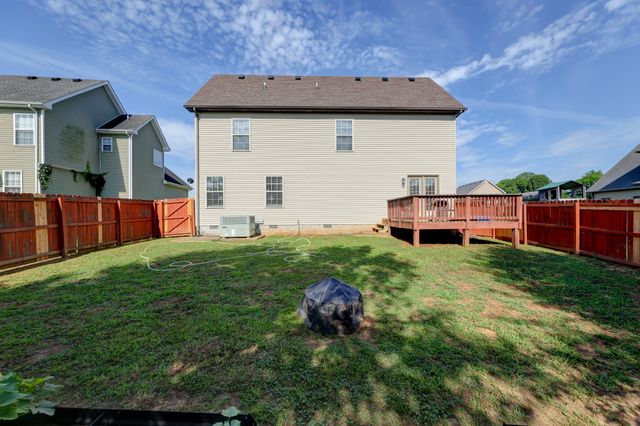 3747 Fox Hole Dr, Clarksville, TN 37040