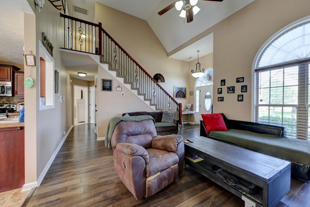3747 Fox Hole Dr, Clarksville, TN 37040