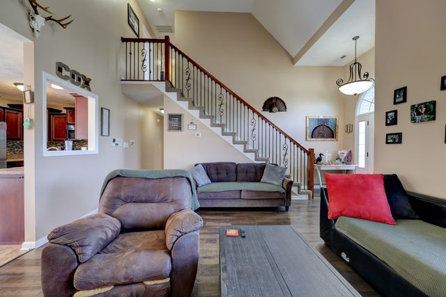 3747 Fox Hole Dr, Clarksville, TN 37040