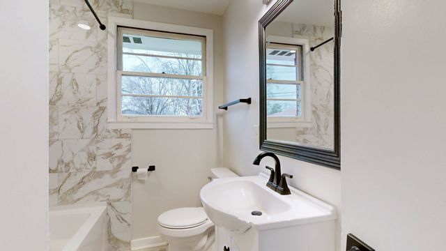 3229 Moorewood Dr, Nashville, TN 37207