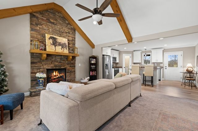 1281 Twisted Oak Road, Talking Rock, GA 30175