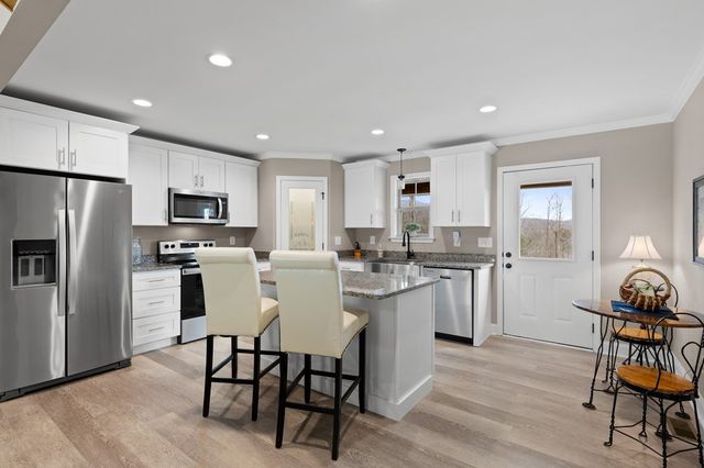 1281 Twisted Oak Road, Talking Rock, GA 30175