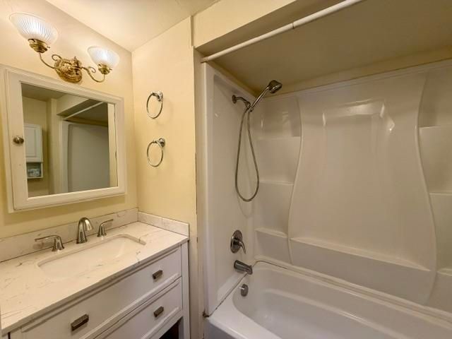 111 S 4th Street, Montrose, CO 81401