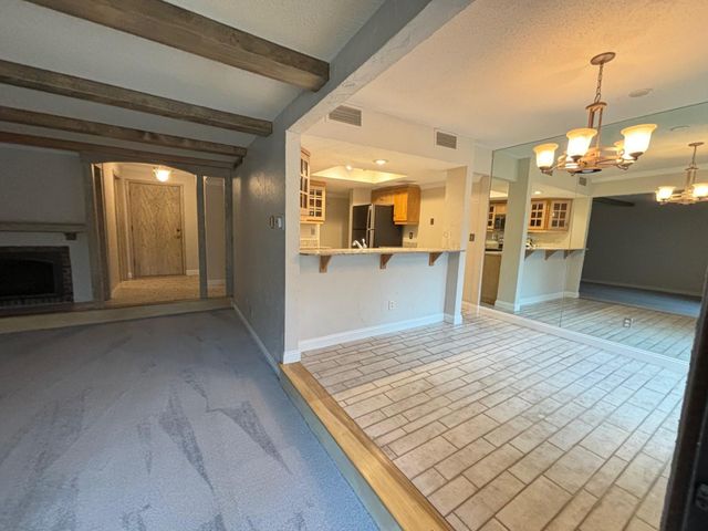 6075 Lincoln Drive 201, Edina, MN 55436