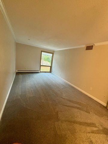 6075 Lincoln Drive 201, Edina, MN 55436