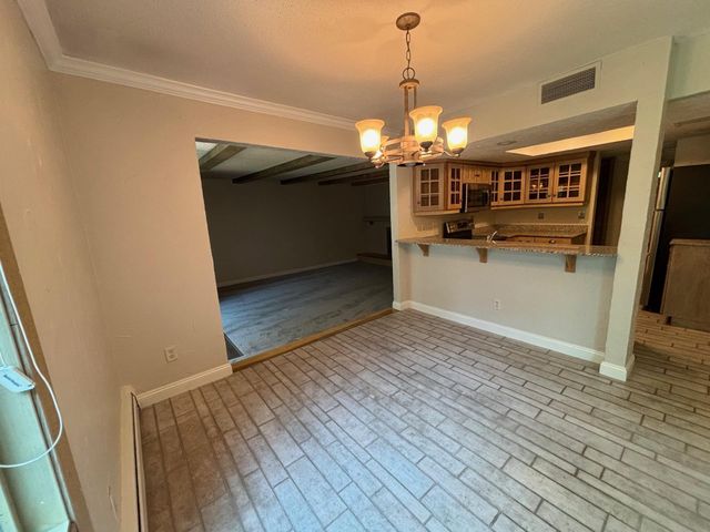 6075 Lincoln Drive 201, Edina, MN 55436