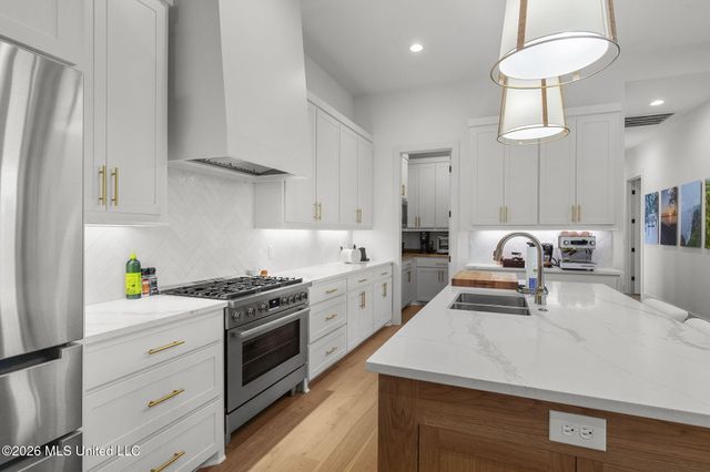 106 Water Street, Madison, MS 39110