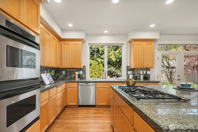 20522 NE 23rd Court, Sammamish, WA 98074