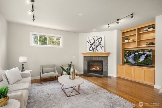 20522 NE 23rd Court, Sammamish, WA 98074