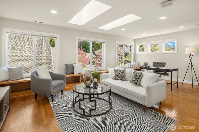 20522 NE 23rd Court, Sammamish, WA 98074