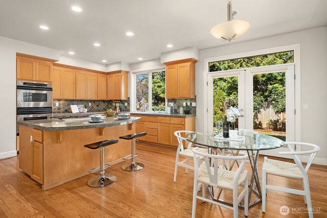 20522 NE 23rd Court, Sammamish, WA 98074