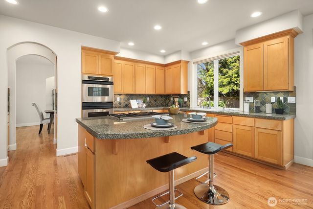 20522 NE 23rd Court, Sammamish, WA 98074