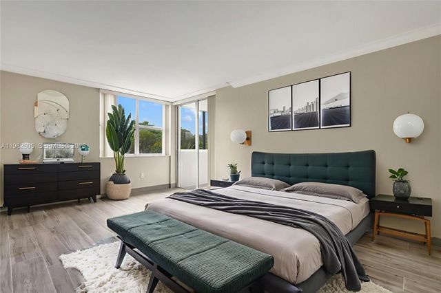 20100 W Country Club Dr 204, Aventura, FL 33180