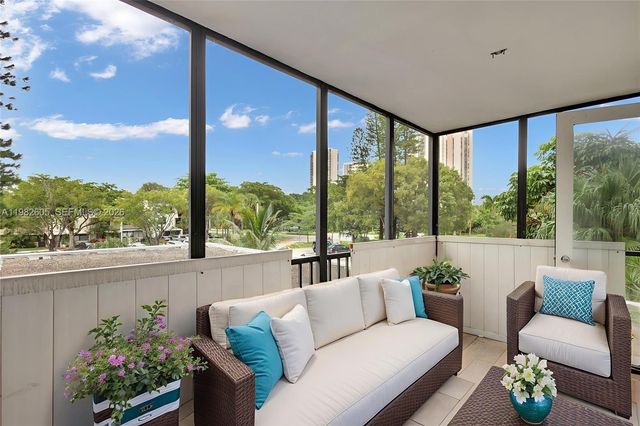 20100 W Country Club Dr 204, Aventura, FL 33180