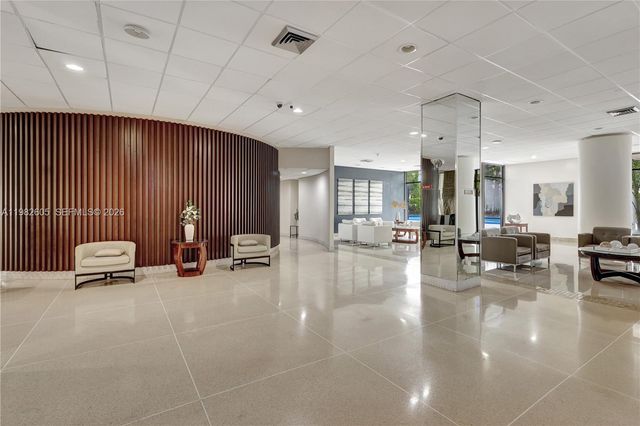 20100 W Country Club Dr 204, Aventura, FL 33180