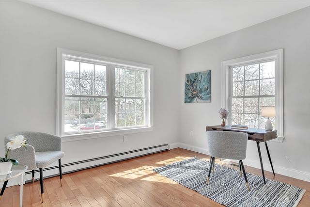 10 Moss St, Burlington, MA 01803