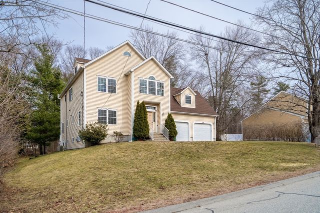 10 Moss St, Burlington, MA 01803