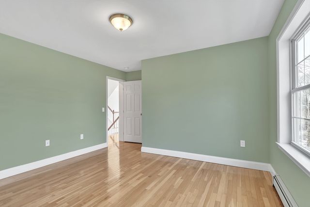 10 Moss St, Burlington, MA 01803