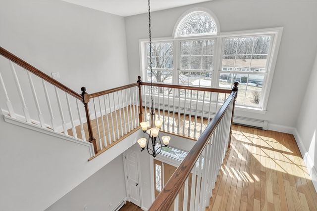 10 Moss St, Burlington, MA 01803