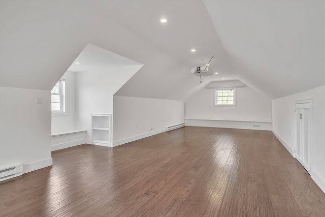 10 Moss St, Burlington, MA 01803