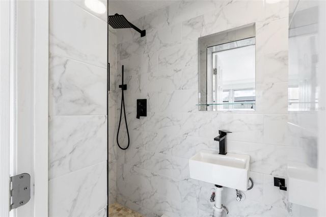 5648 SAREN DRIVE, New Port Richey, FL 34652