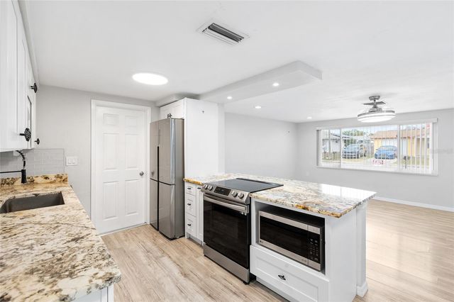 5648 SAREN DRIVE, New Port Richey, FL 34652