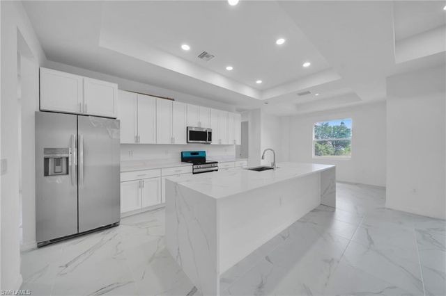 2805 26th ST SW, Lehigh Acres, FL 33976
