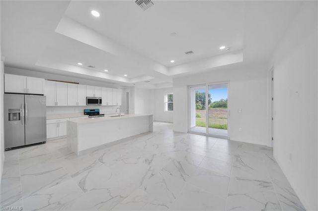 2805 26th ST SW, Lehigh Acres, FL 33976